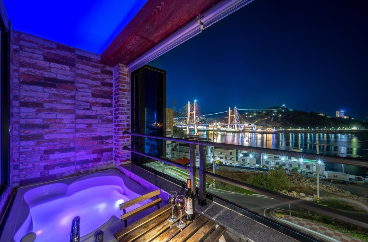 Yeosu View Foret Pension Exterior photo