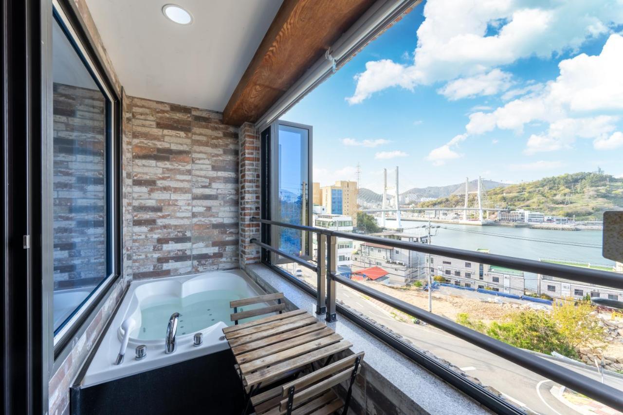 Yeosu View Foret Pension Exterior photo